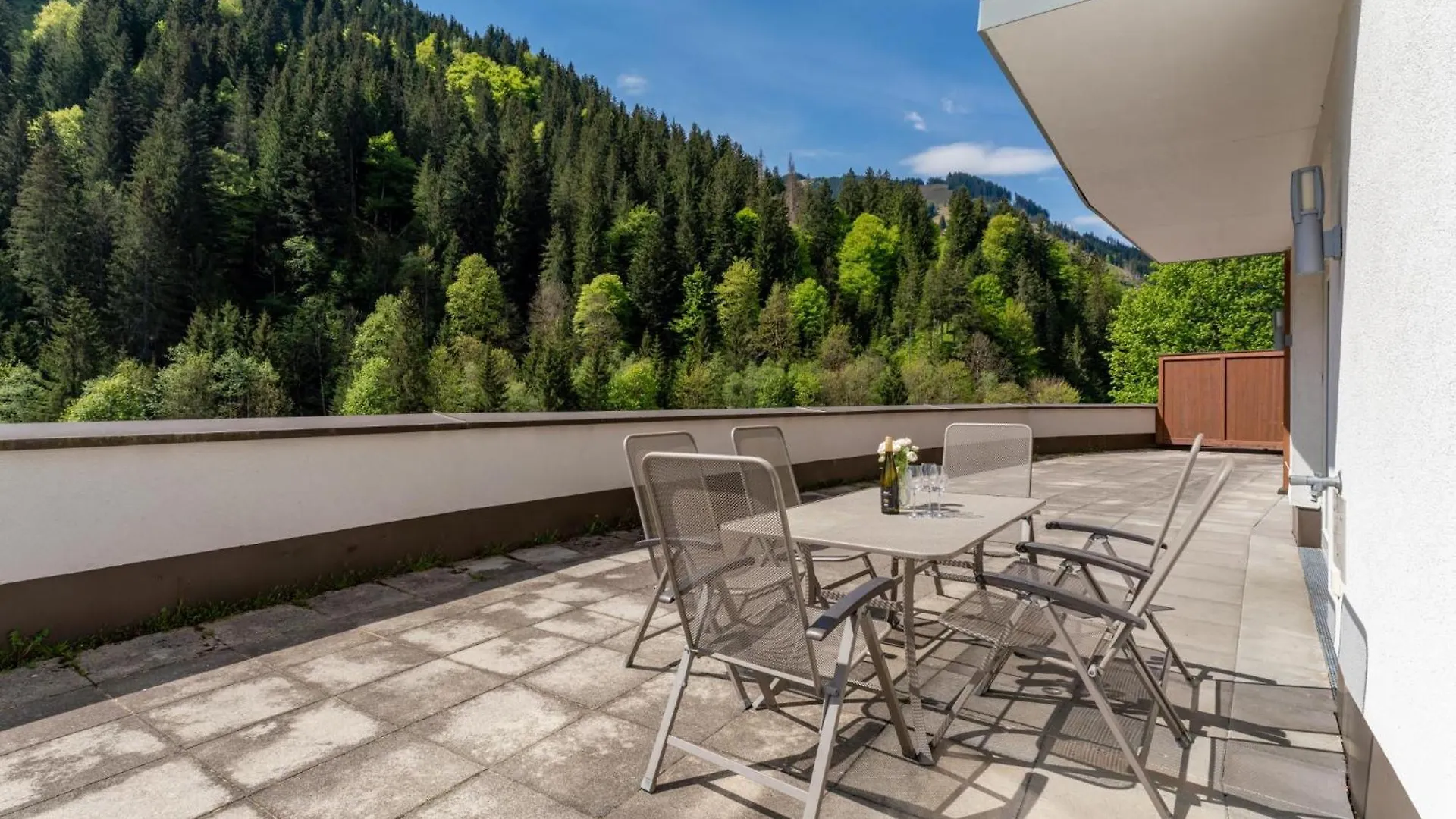 Drei Berge Top 2 Saalbach-Hinterglemm 0*,
